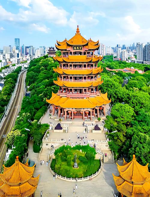 江西著名旅游景地有哪些？-第2张图片-花冠旅游服务