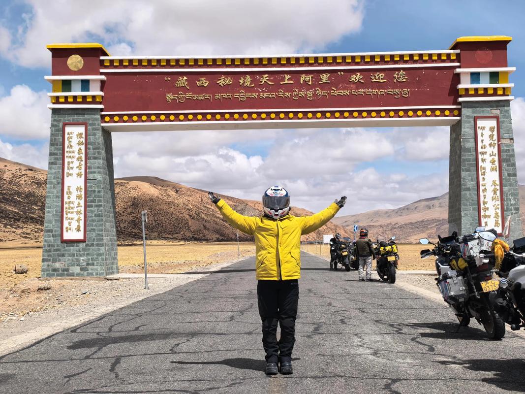 骑行西藏新疆,挑战与美景并存?-第3张图片-花冠旅游服务 骑行西藏新疆,挑战与美景并存?-第3张图片-花冠旅游服务