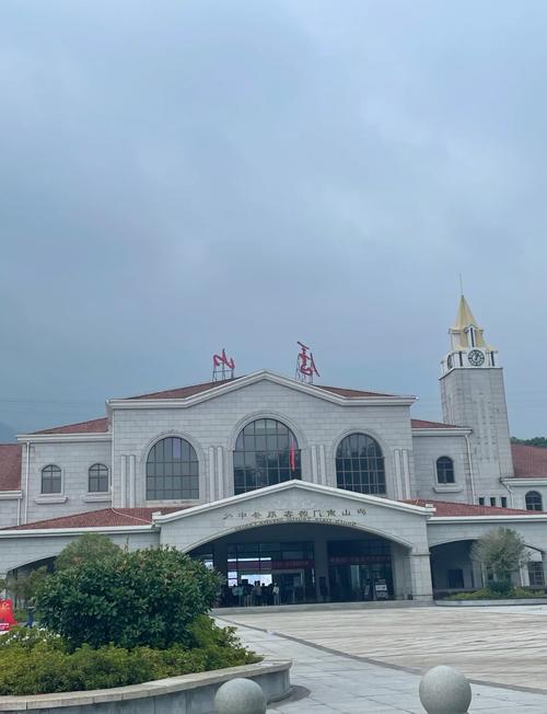 惠州自驾江西怎么玩?路线攻略有哪些?-第1张图片-花冠旅游服务 惠州自驾江西怎么玩?路线攻略有哪些?-第1张图片-花冠旅游服务