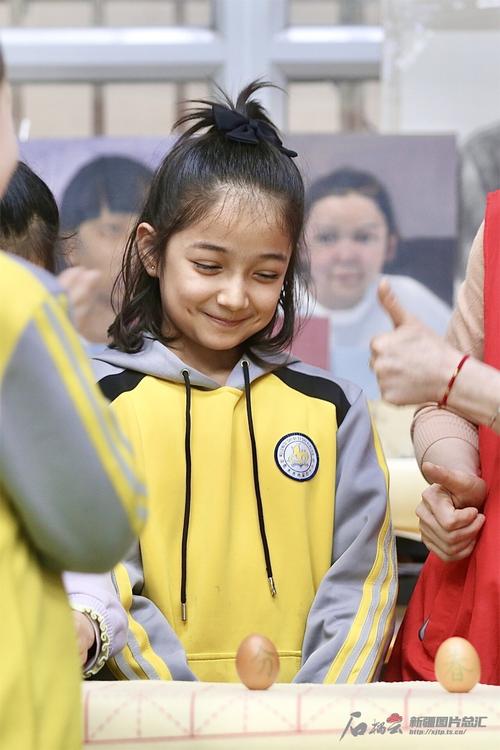 新疆学生图片大全包含哪些内容？-第2张图片-花冠旅游服务