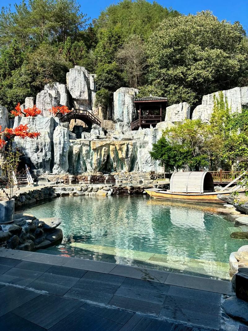 江西哪里能泡温泉?-第3张图片-花冠旅游服务 江西哪里能泡温泉?-第3张图片-花冠旅游服务
