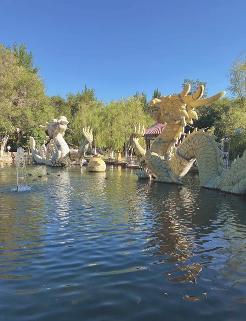 乌鲁木齐市的公园有何特色与魅力？-第1张图片-花冠旅游服务