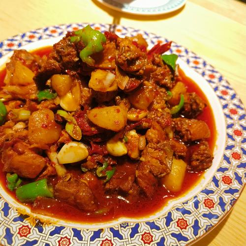 乌鲁木齐新疆第一盘,为何是它?-第3张图片-花冠旅游服务 乌鲁木齐新疆第一盘,为何是它?-第3张图片-花冠旅游服务