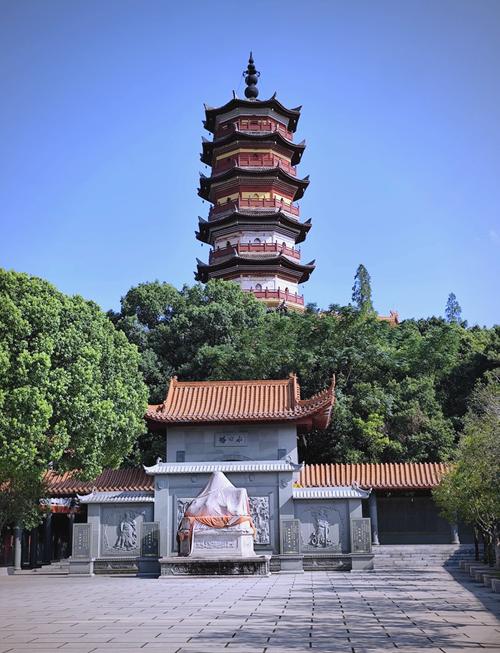 赣州市区有哪些必打卡景点?-第1张图片-花冠旅游服务 赣州市区有哪些必打卡景点?-第1张图片-花冠旅游服务