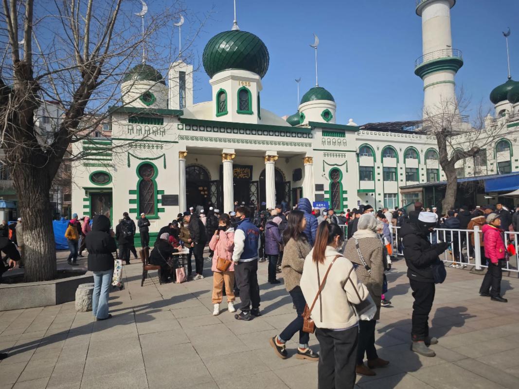 新疆2025开斋节具体是哪一天?-第1张图片-花冠旅游服务 新疆2025开斋节具体是哪一天?-第1张图片-花冠旅游服务