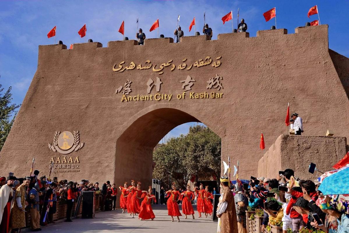 乌鲁木齐与喀什，新疆双城记有何不同？-第1张图片-花冠旅游服务
