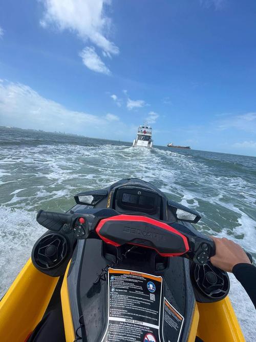 福建哪里沙滩能玩摩托艇？-第1张图片-花冠旅游服务