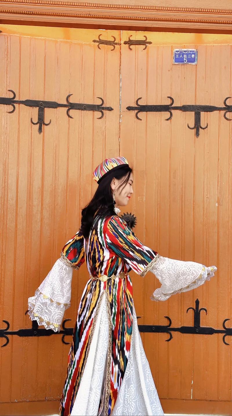 3月新疆穿什么衣服合适？-第3张图片-花冠旅游服务