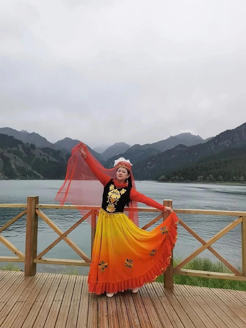 6月去新疆带什么衣服-第2张图片-花冠旅游服务