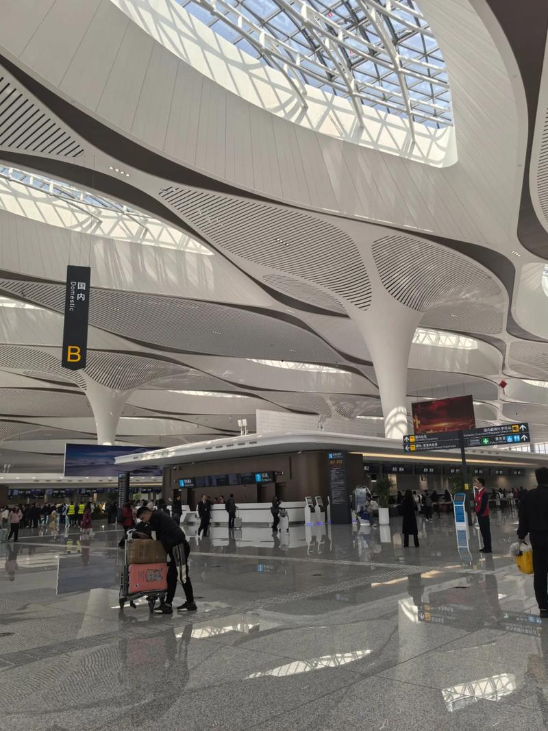 新疆乌鲁木齐机场T3有何特色或亮点?-第1张图片-花冠旅游服务 新疆乌鲁木齐机场T3有何特色或亮点?-第1张图片-花冠旅游服务