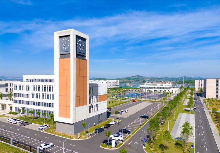 紫阳大道江西科技学院有何特色？-第1张图片-花冠旅游服务