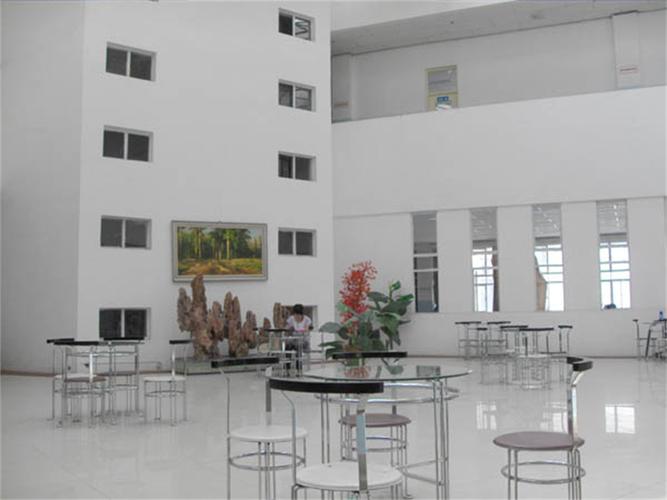 新疆厚博学院最新地址-第3张图片-花冠旅游服务