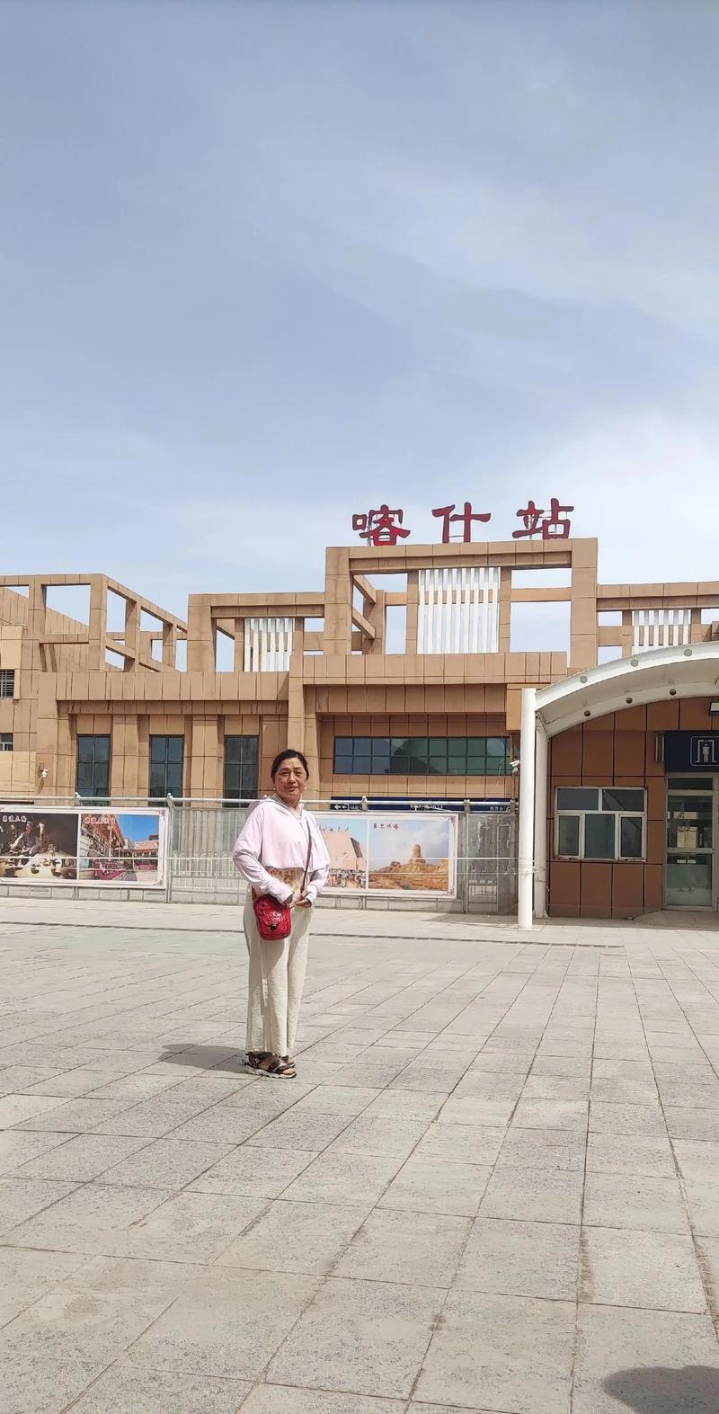 新疆和静县火车站小姐-第1张图片-花冠旅游服务 新疆和静县火车站小姐-第1张图片-花冠旅游服务