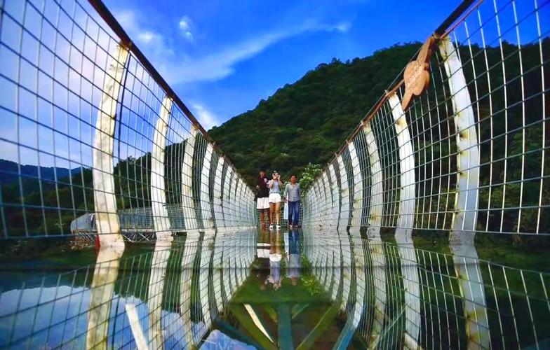 离江西最近的玻璃栈道-第1张图片-花冠旅游服务 离江西最近的玻璃栈道-第1张图片-花冠旅游服务