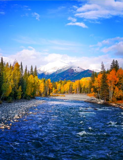 10月去新疆旅游好吗-第2张图片-花冠旅游服务