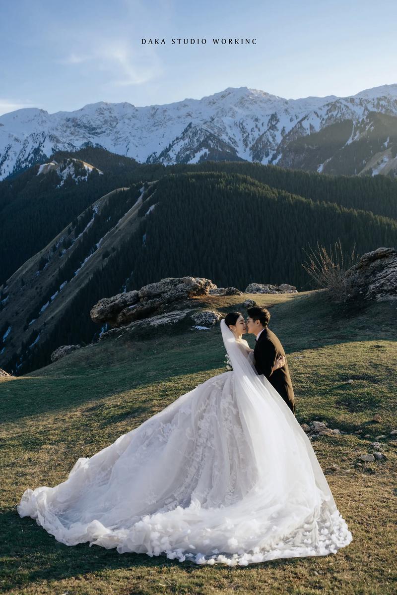 新疆婚纱摄影店怎么选？哪家靠谱又出片？-第2张图片-花冠旅游服务