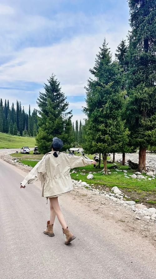 新疆拍照穿搭指南有哪些？-第2张图片-花冠旅游服务