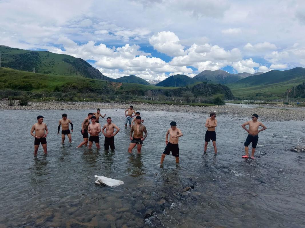 新疆维族浴池有何独特文化习俗?-第1张图片-花冠旅游服务 新疆维族浴池有何独特文化习俗?-第1张图片-花冠旅游服务