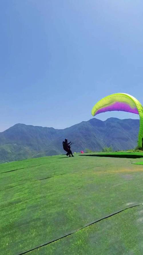 江西哪里能体验滑翔伞活动？-第2张图片-花冠旅游服务