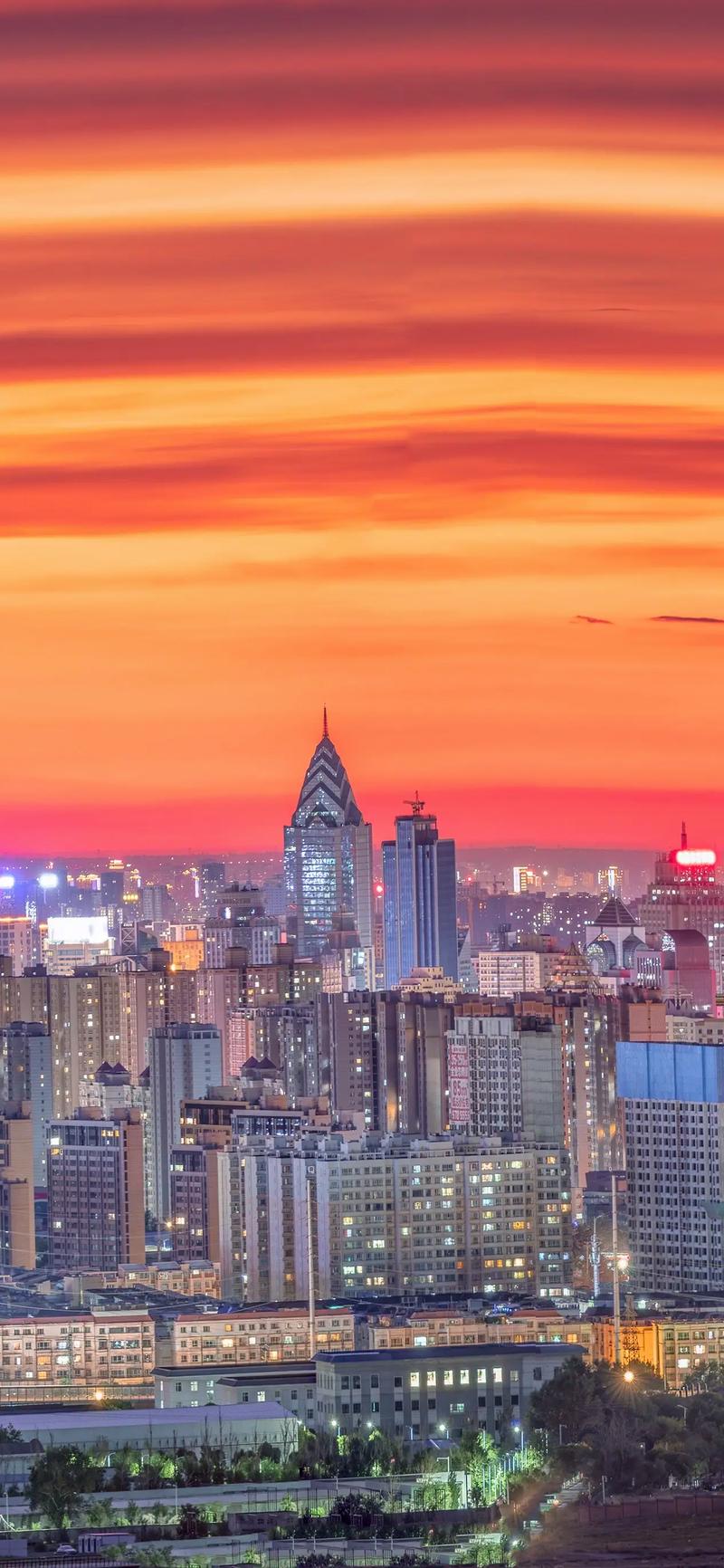 乌鲁木齐城市风貌有何独特魅力？-第1张图片-花冠旅游服务