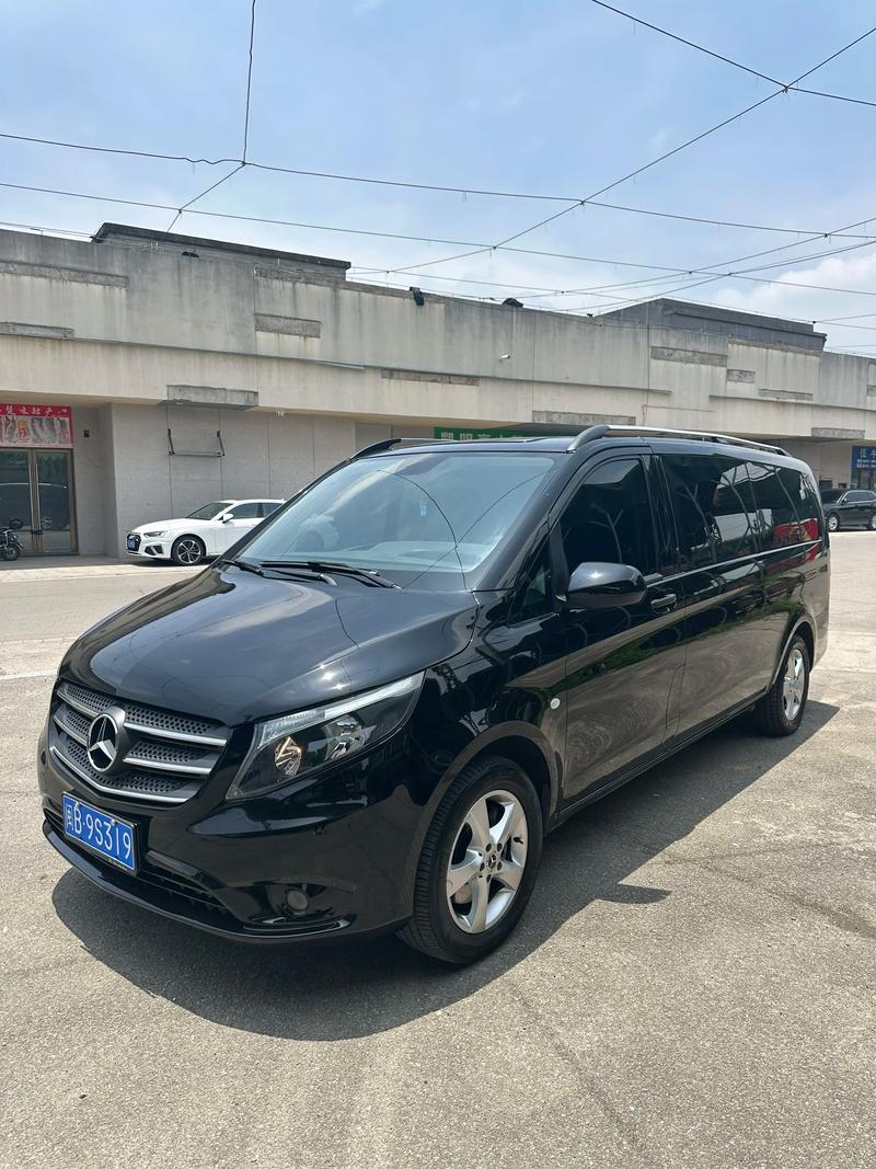 福建奔驰19座商务车有何特点？-第1张图片-花冠旅游服务