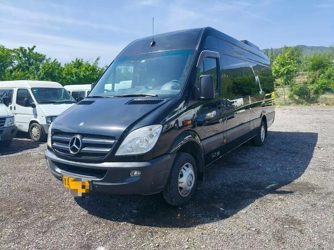 福建奔驰19座商务车有何特点？-第2张图片-花冠旅游服务