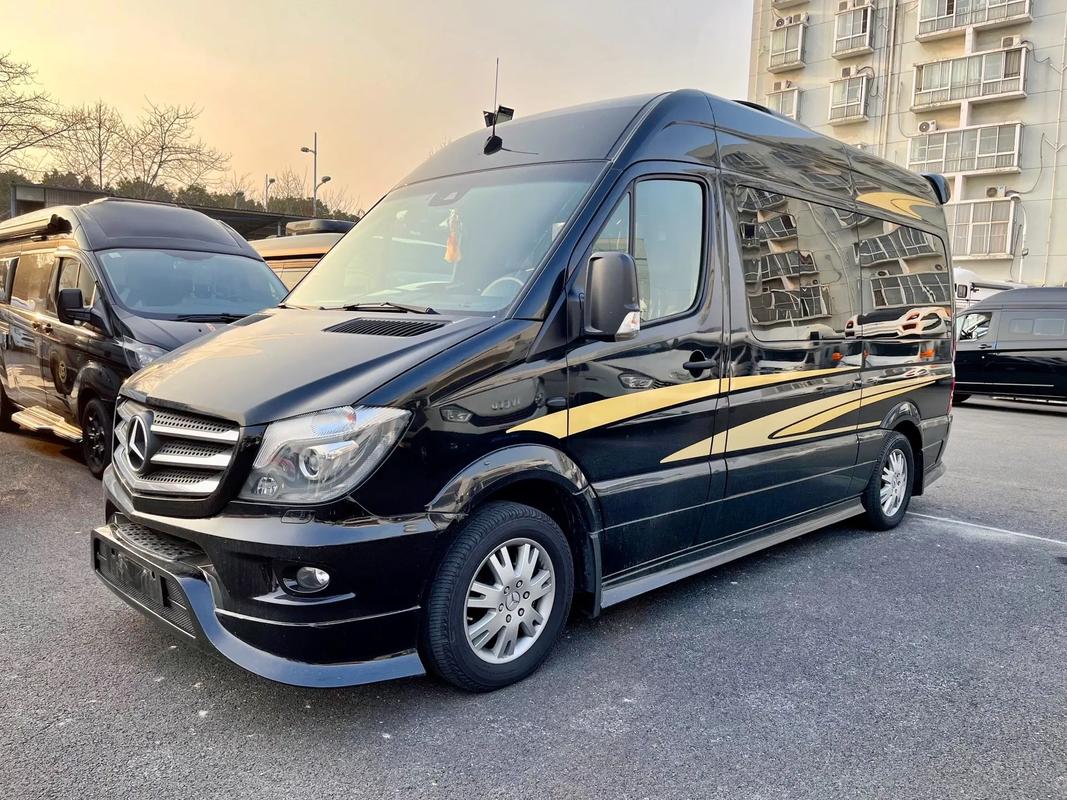 福建奔驰19座商务车有何特点？-第3张图片-花冠旅游服务