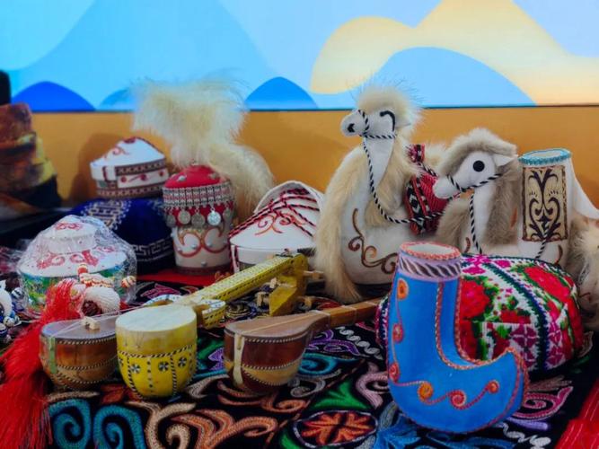 新疆有哪些手工艺品-第1张图片-花冠旅游服务
