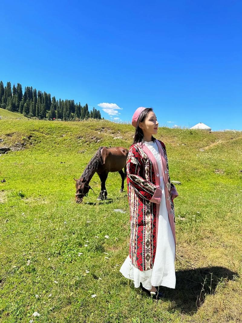 五月底新疆旅游穿什么衣服合适？-第1张图片-花冠旅游服务