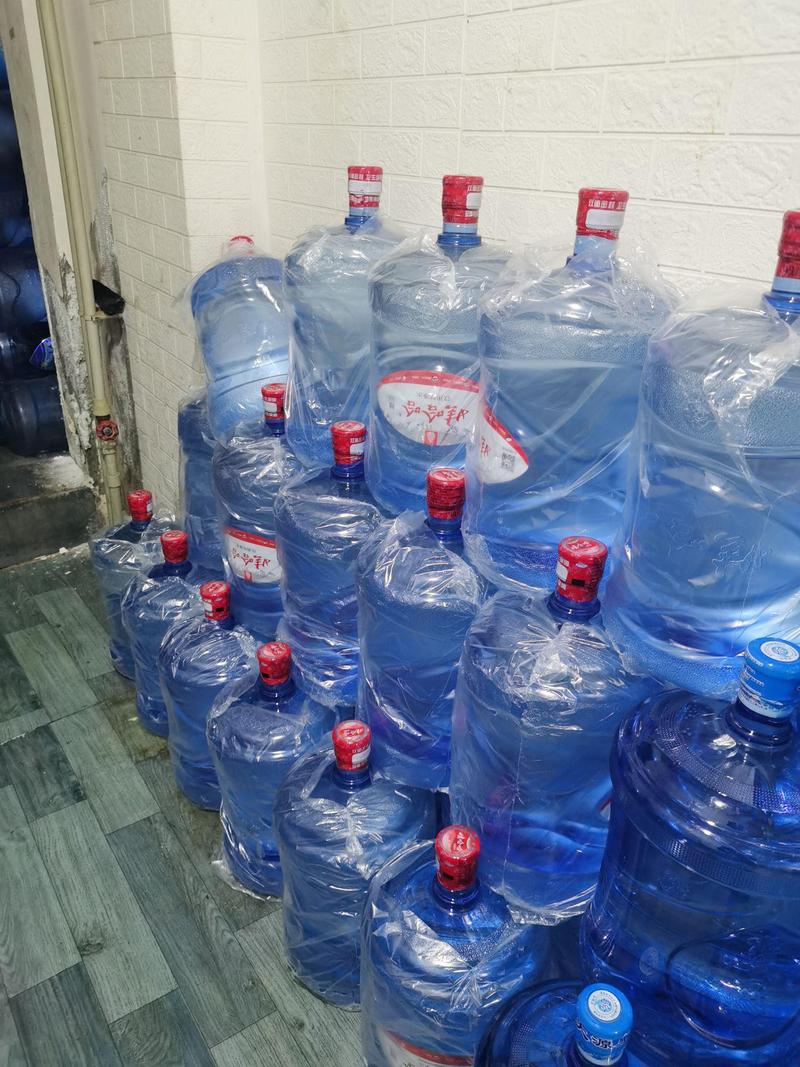 新疆黄金一号矿泉水有何独特之处？-第3张图片-花冠旅游服务