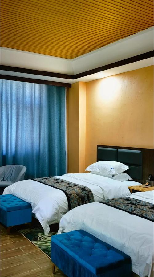 新疆住宿一晚大概多少钱？-第1张图片-花冠旅游服务