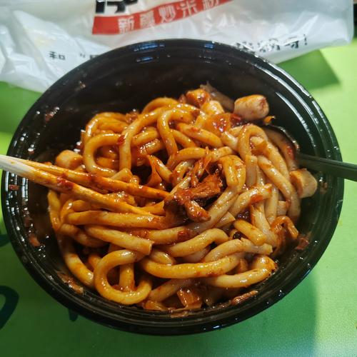 新疆炒米粉为何让人吸溜不停？-第2张图片-花冠旅游服务