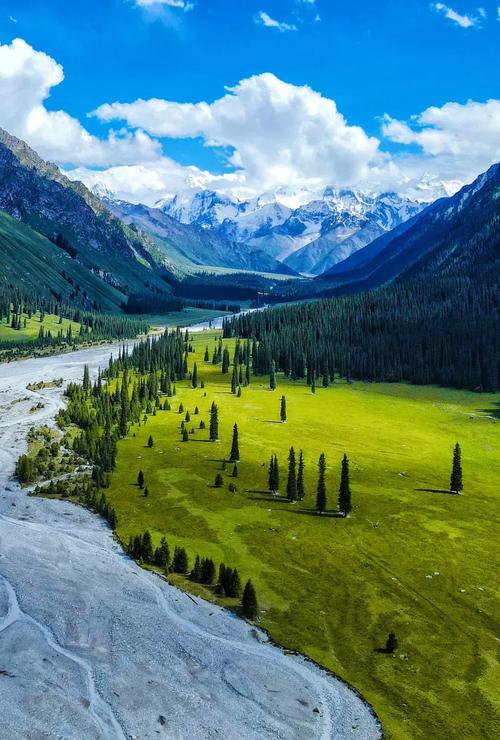 新疆最美景点TOP10，究竟哪些地方能上榜？-第1张图片-花冠旅游服务